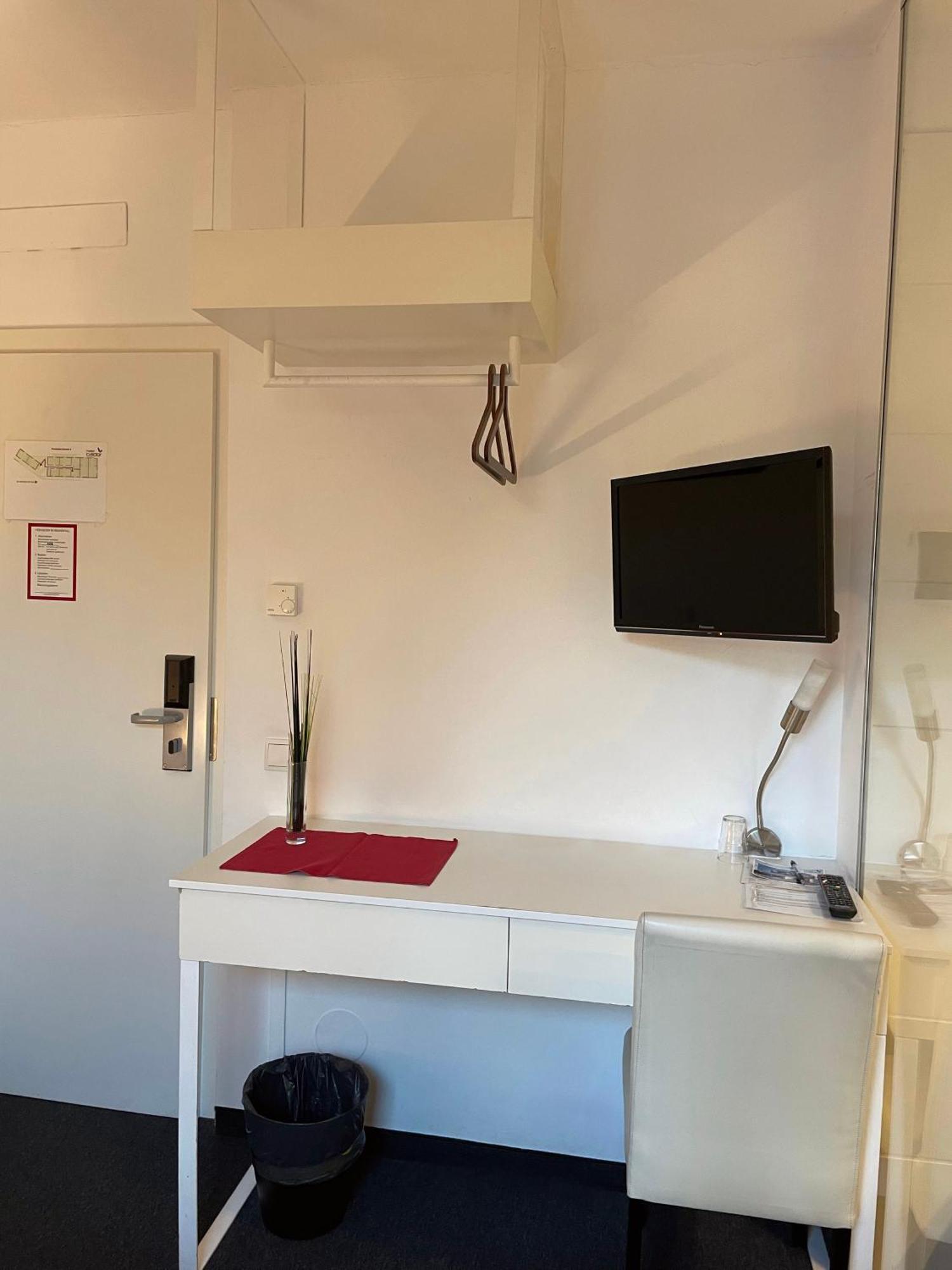 Hotel Caldor - 24H Self-Check In Muenchendorf ห้อง รูปภาพ